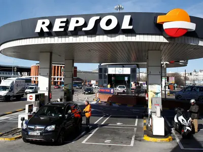 Repsol Fuel Station - Photo 2