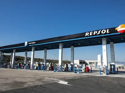 Repsol Fuel Station - Photo 3