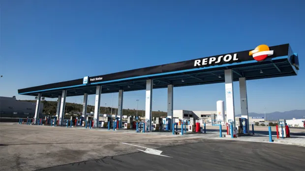 Repsol Fuel Station - Photo 3