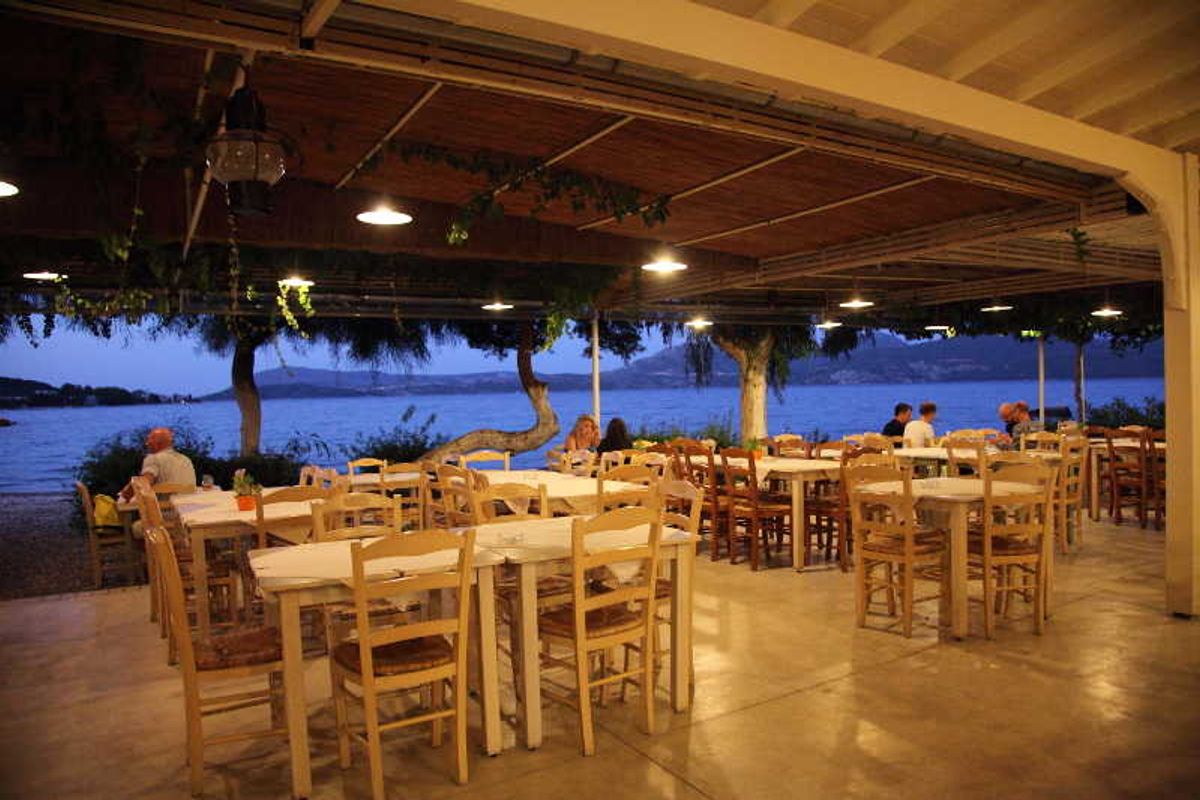 Pantazis Tavern - Photo 3