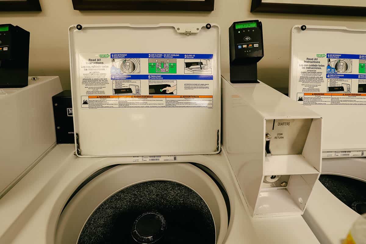 Dolphin Laundry - Photo 3