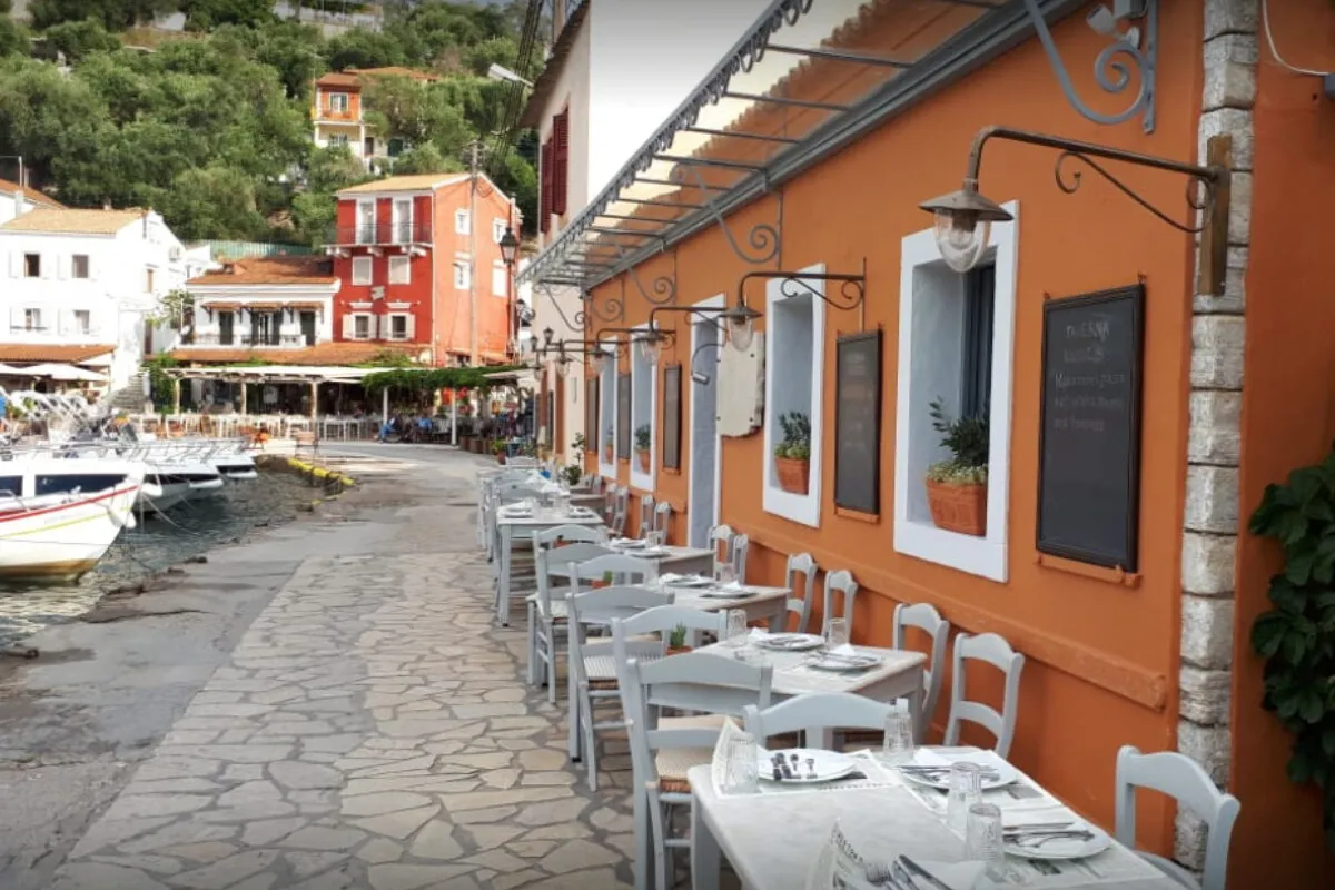 Vasilis Restaurant - Photo 2