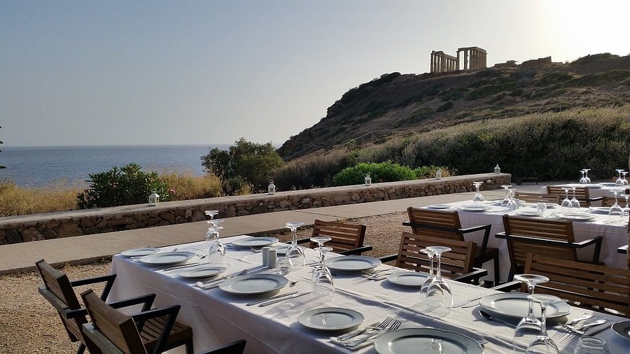 Naos Cafe Restaurant