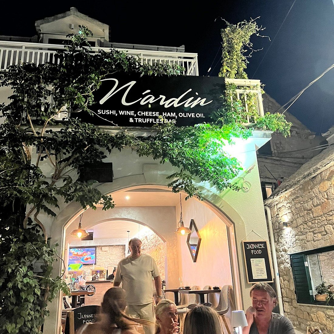 N'ardin Wine And Cheese Bar