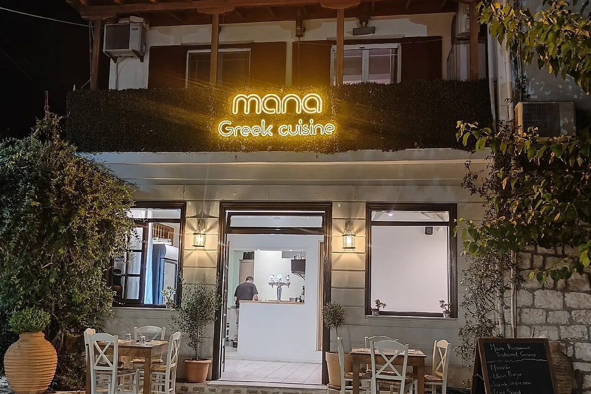 Mana - Photo 1