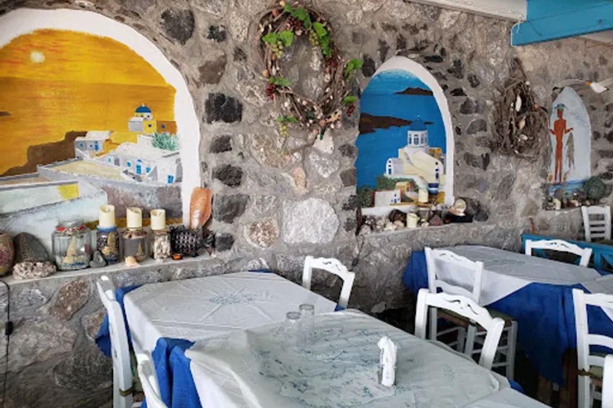 Dimitris Greek Tavern - Photo 1