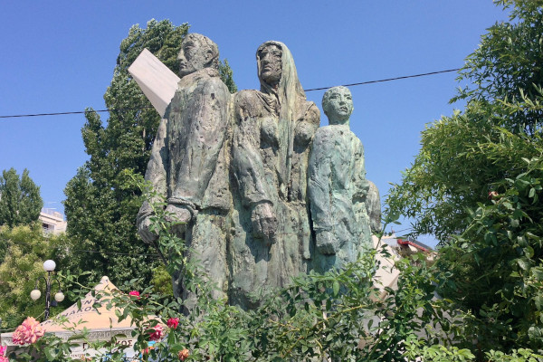 National Resistance Monument (statues)