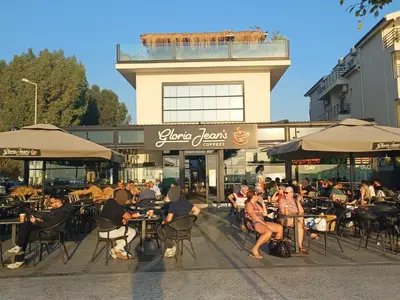 Gloria Jean's - Photo 4