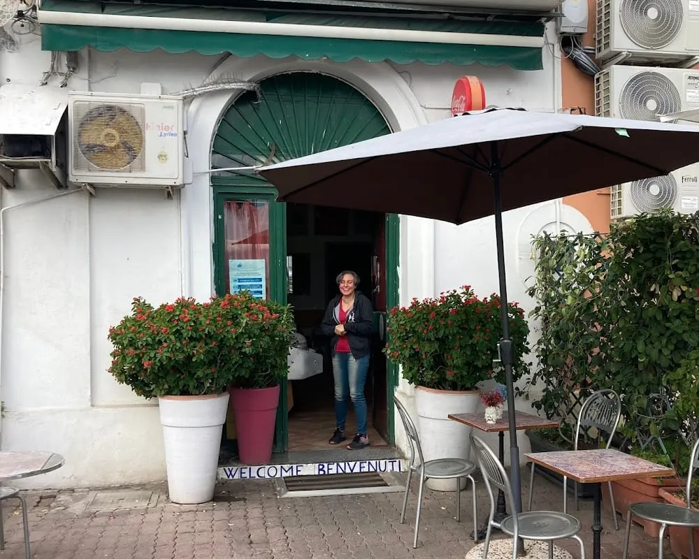 Port Sandwich Shop - Photo 1