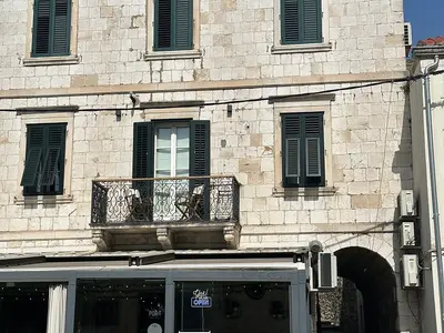Port - Photo 1