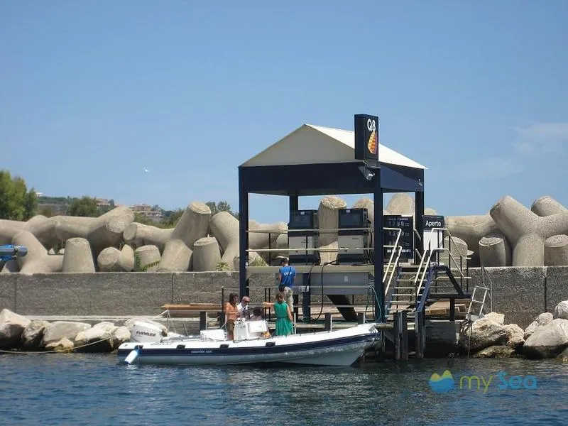 Boat Fuel Dock - Photo 1
