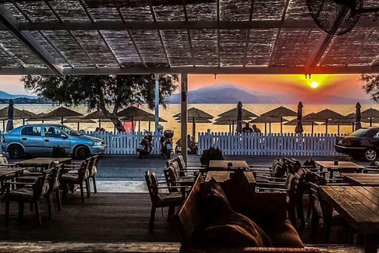 Faros Beach Bar