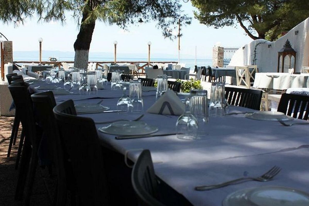 Panos Fish Tavern - Photo 1