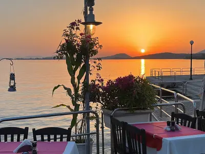Alekos Restaurant - Photo 2