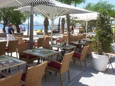 Corb Marí Restaurant - Photo 2