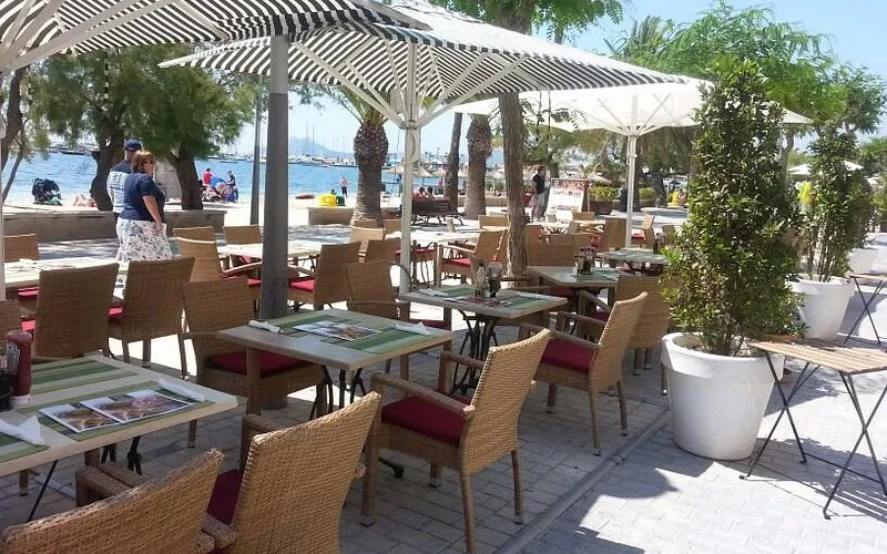 Corb Marí Restaurant - Photo 2