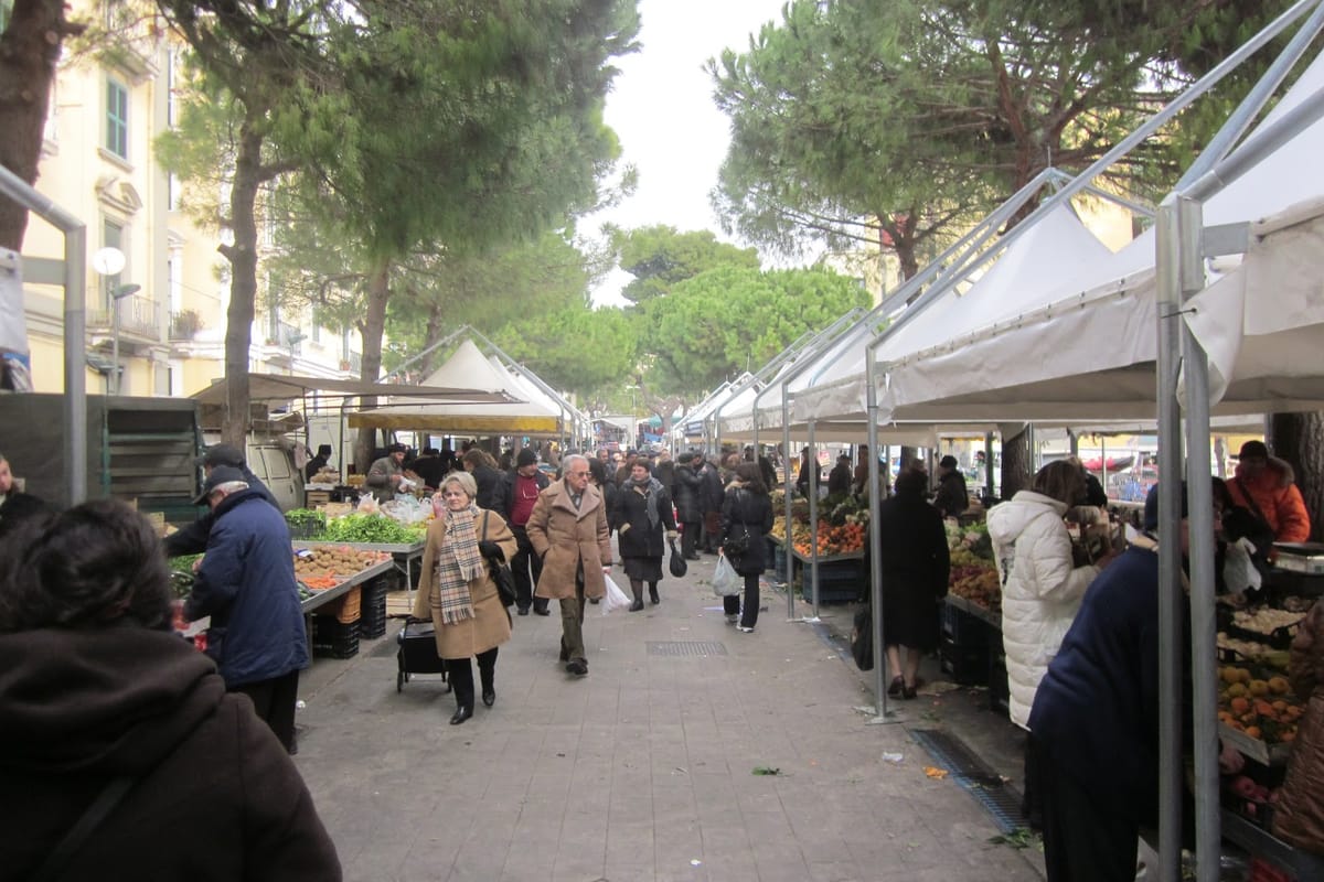 Daily Fruit and Vegetable Market - Photo 1