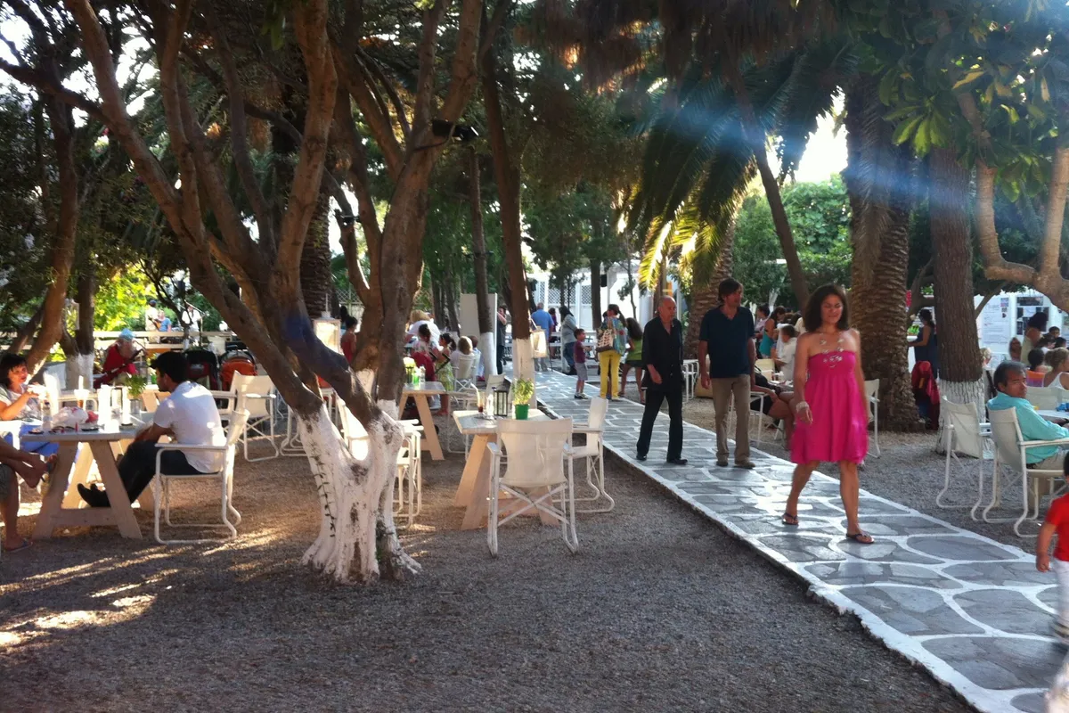 Cine Manto & Restaruant - Photo 4