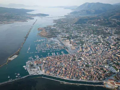 Marina market - Photo 3