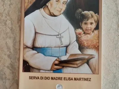 Personal Objects of Blessed Elisa Martinez - Photo 2