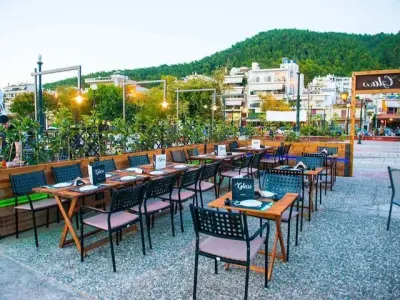 Naval Seaside Gastro Bar - Photo 3