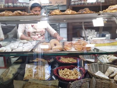 Bessi Bakery - Photo 2