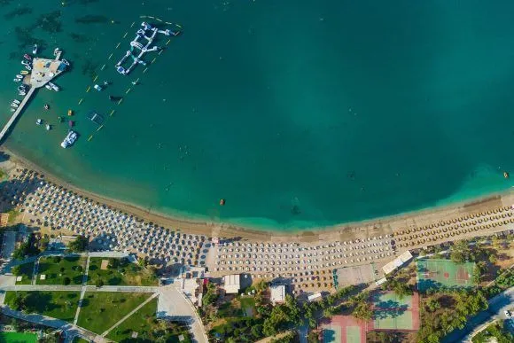 Lake Beach - Photo 3