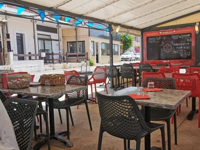 At the King of Ys - Photo 2