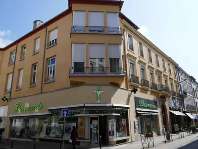 Dalloux Pharmacy - Photo 3