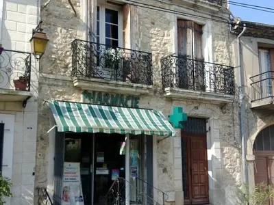Dalloux Pharmacy - Photo 4