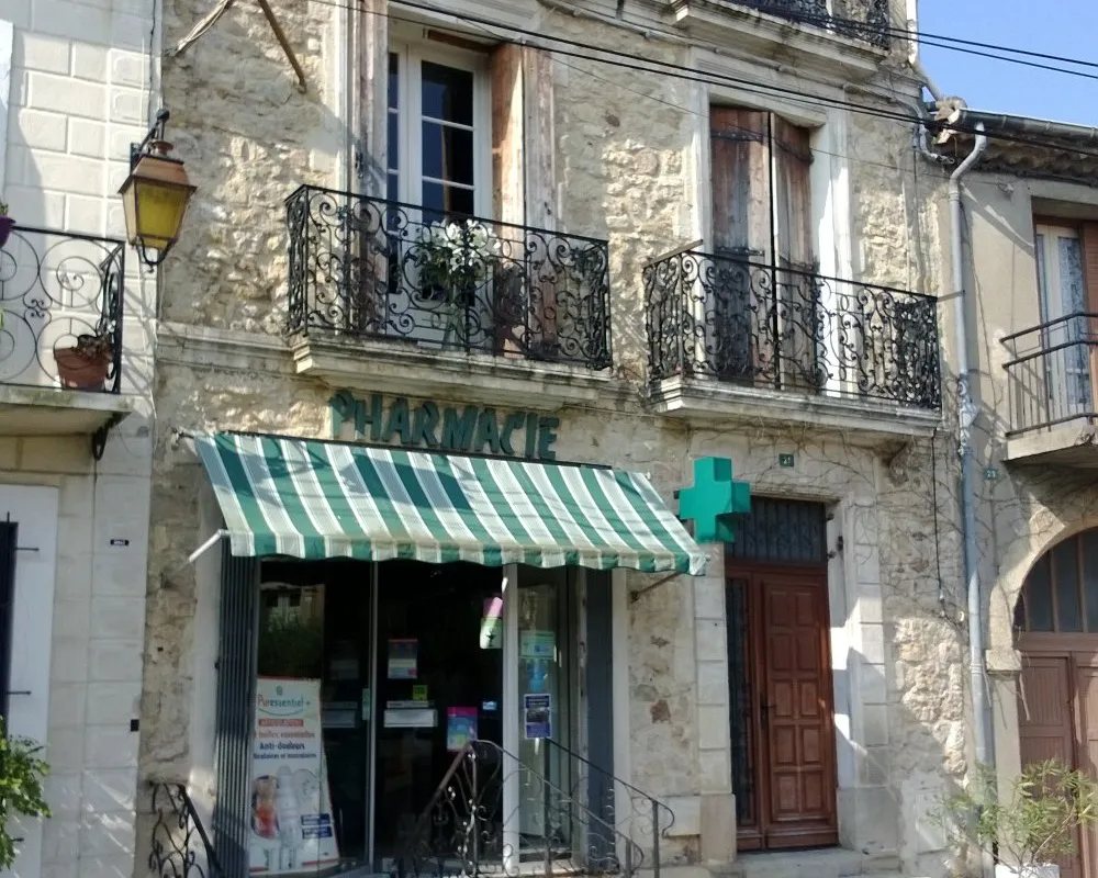 Dalloux Pharmacy - Photo 4
