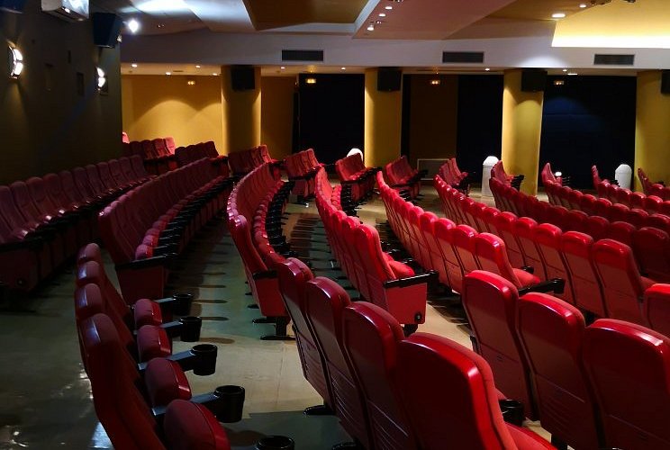 Cine Avra