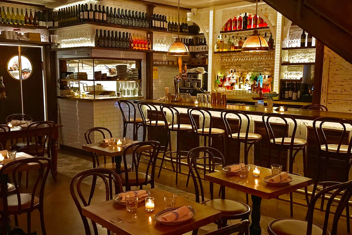 Port Tavern - Photo 3