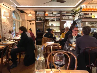 Port Tavern - Photo 4