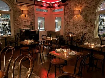 Port Tavern - Photo 5