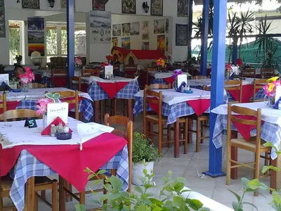 Levante Taverna - Photo 2