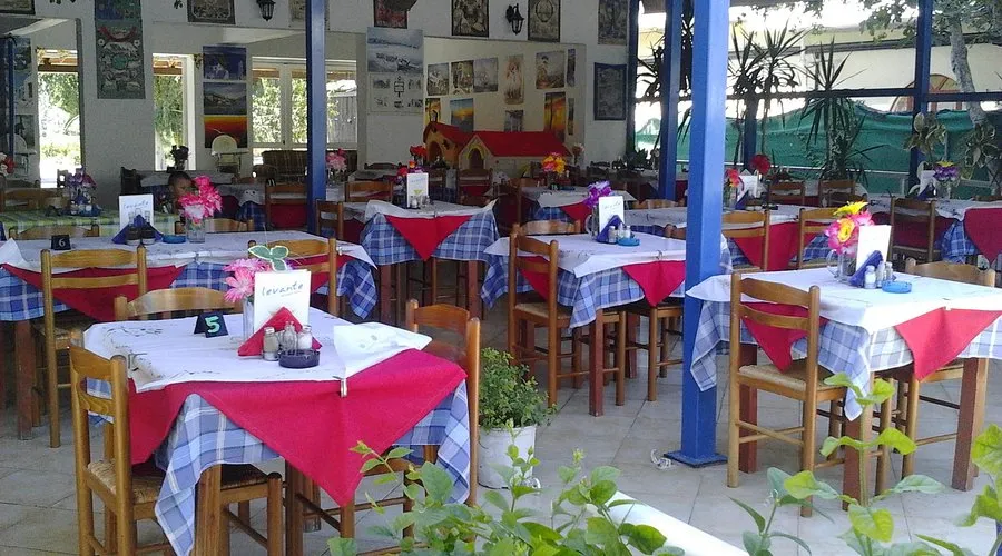 Levante Taverna - Photo 2