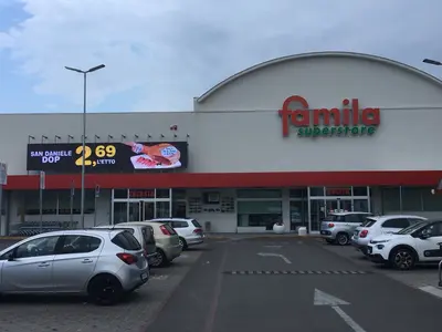 CM Supermarket - Photo 3