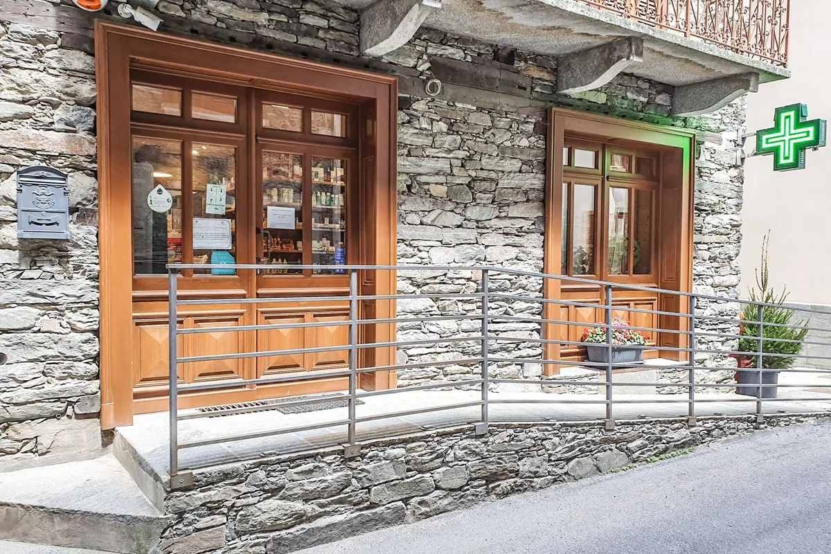 Alagna Pharmacy - Photo 2
