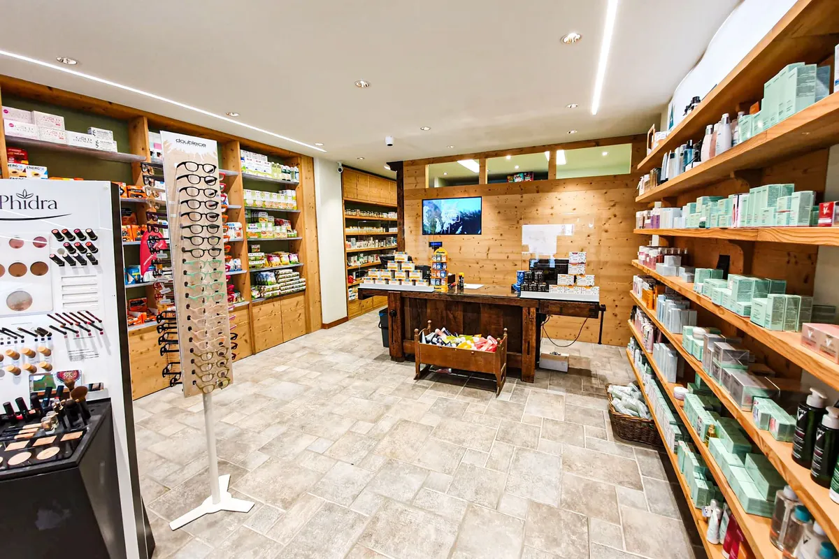 Alagna Pharmacy - Photo 1
