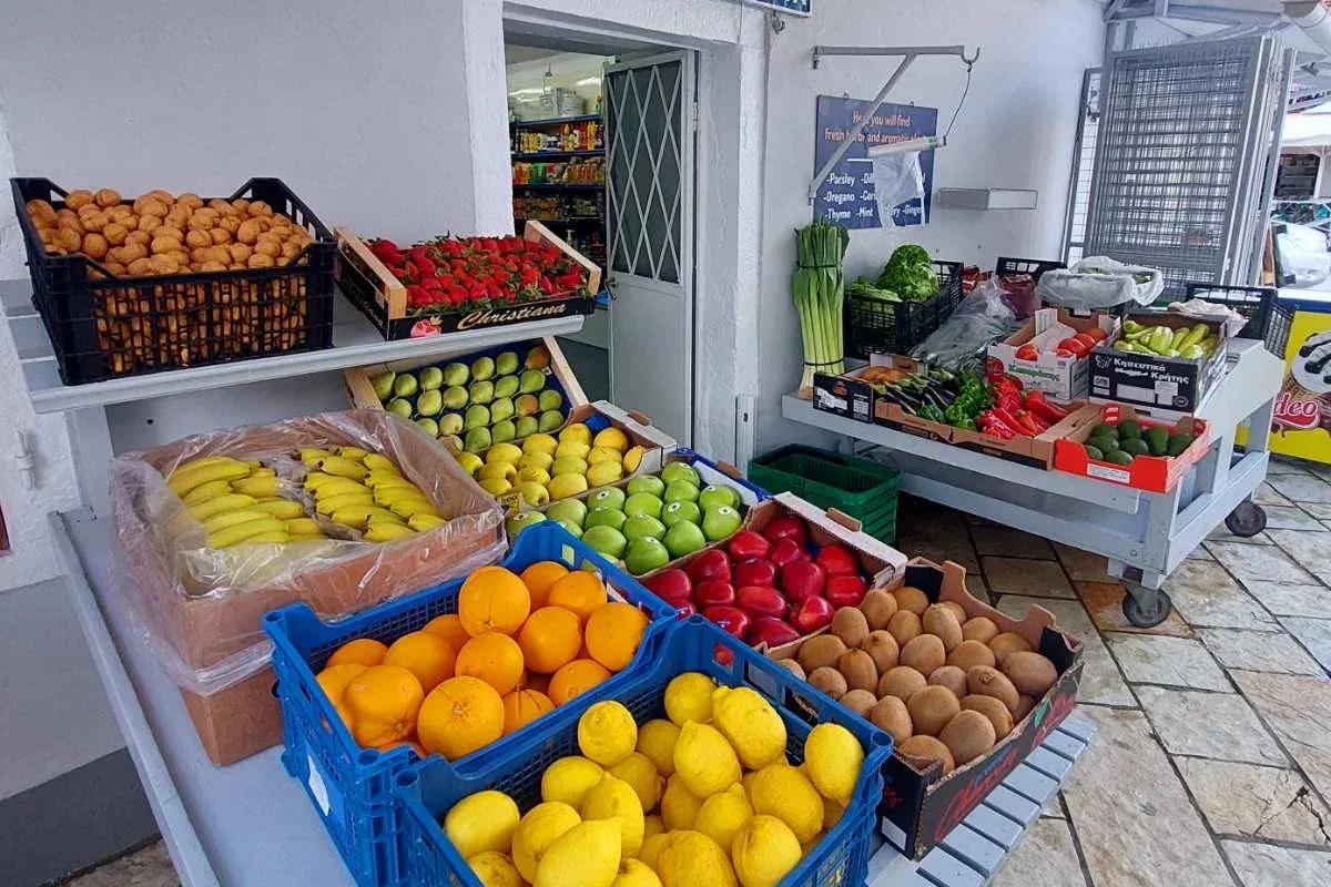 Mini Market - Photo 3