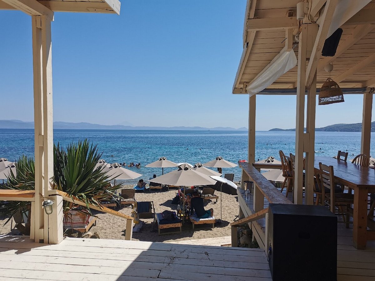 Navagos Beach Bar