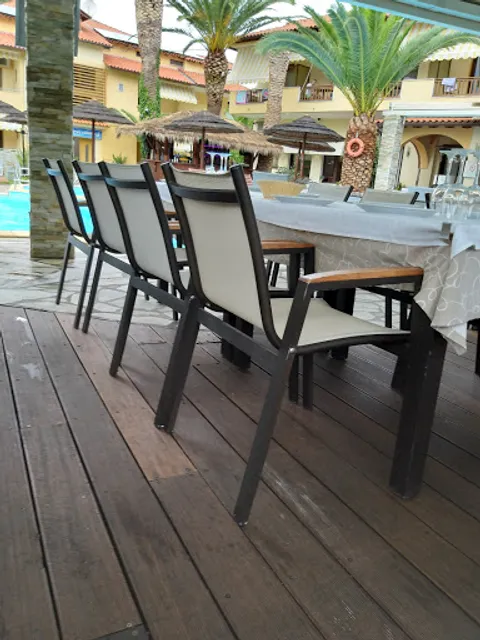 poolbar