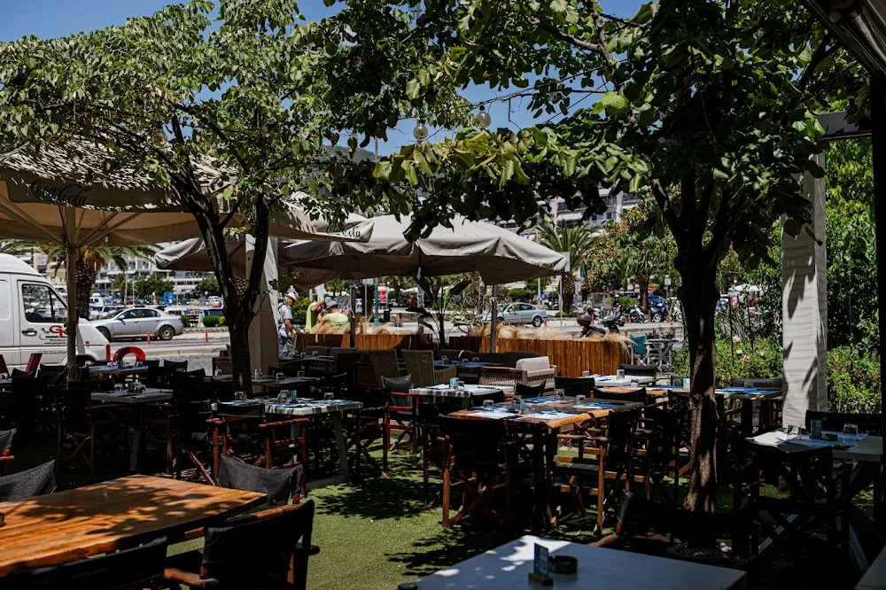 To Laikon Taverna - Photo 1