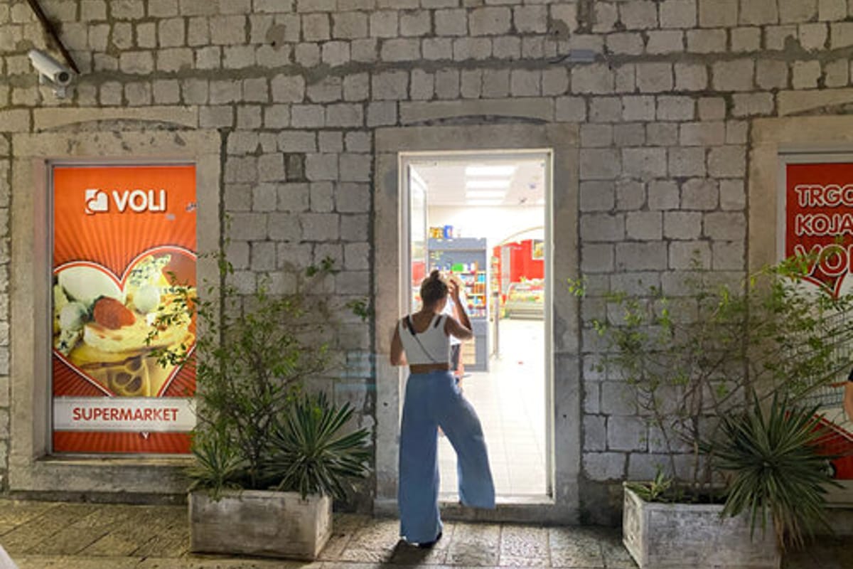 Voli Supermarket - Photo 2