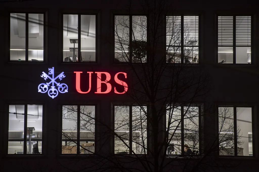 UBS - Photo 2