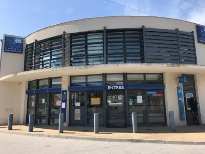 Savings Bank - Photo 3