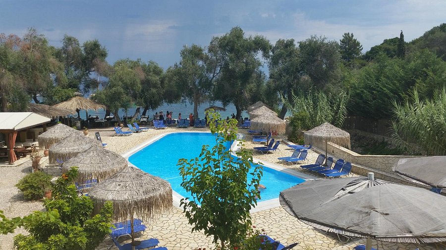 Monodendri Beach Bar