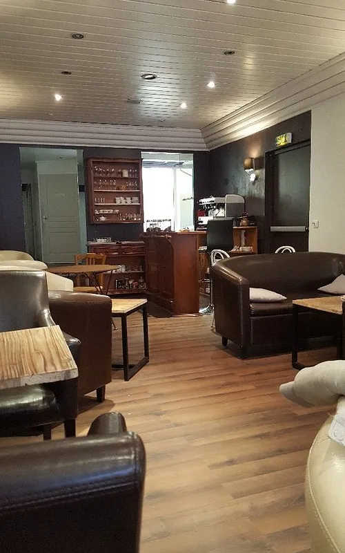 Tea Room - Photo 1