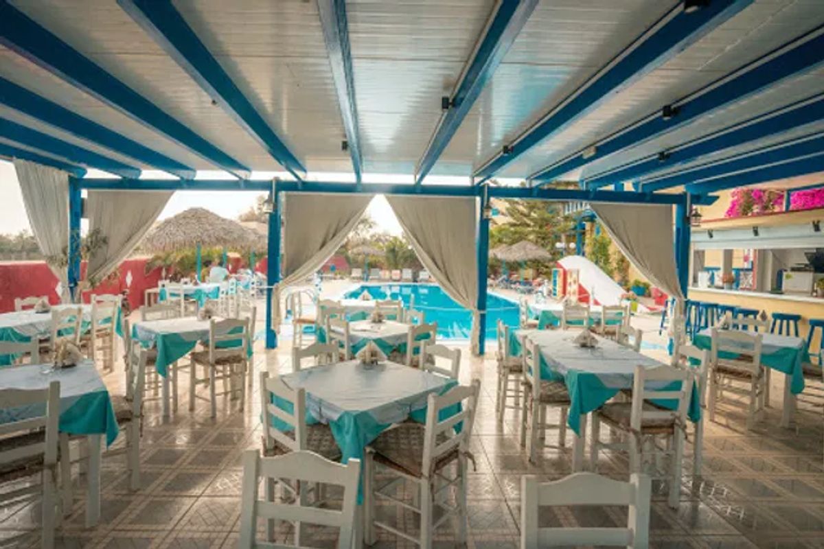 Dimitris Greek Tavern - Photo 3